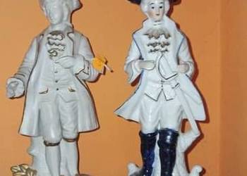 Figurka młodzieńca. Bez sygnatury