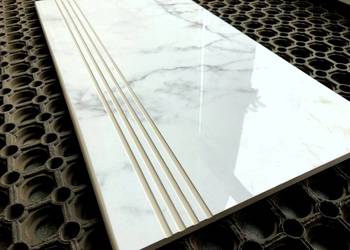 BIAŁE SCHODY MARMUROWE błyszczące stopnica Frost White 30x60