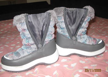 Buty zimowe (śniegowce) rozm. 25