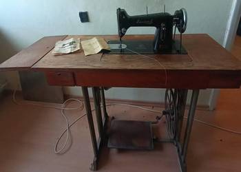 Stojąca Maszyna do szycia Łucznik