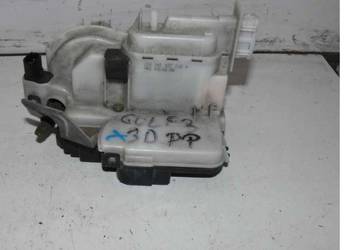 1H1837016A Zamek drzwi prawy przód Golf III