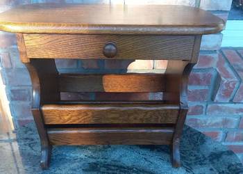 Gazetnik dębowy drewniany Stolik stojak na gazety z szufladą blatem (740)