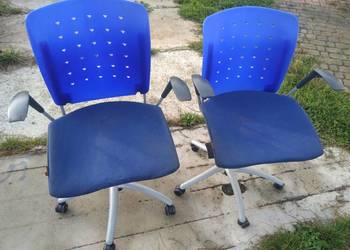 Dwa krzesła biurowe, obrotowe Sitag