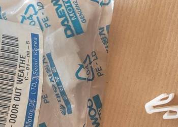 ZACISK, SPINKA PROWADNICY, LISTWY OKNA DRZWI PRZEDNICH DAEWOO TICO