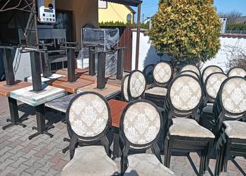 Stoły i krzesła tapicerowane do lokalu baru restauracji