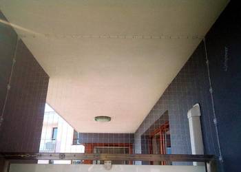 OCHRONA BALKONU DLA KOTÓW SIATKA BEZINWAZYJNY MONTAŻ Warszawa Siatka Balkon