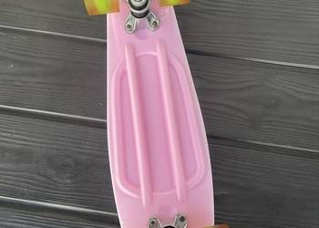 Różowa deskorolka fiszka / Penny Board – stan bardzo dobry, transparentne k