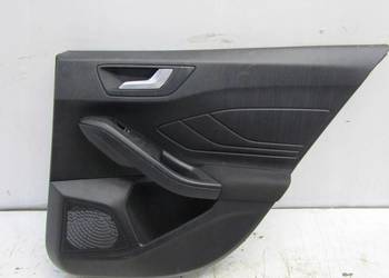 BOCZEK TAPICERKA DRZWI PRAWY TYŁ FORD FOCUS MK4 HB ST-LINE JX7B-A27406