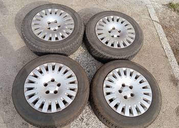 Opony zimowe wraz z stalowymi felgami. 195/65 r15