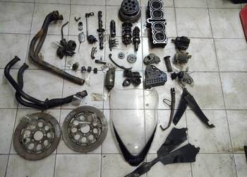 Suzuki GSXR 750 w 92-95 rok części GSXR750 GSX 750 r silnik króćce sprzęgło