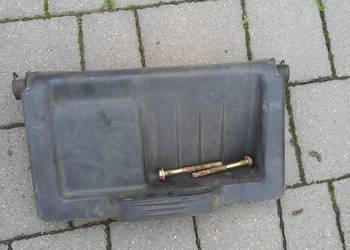 Klapa wylotu tylnego kosiarki spalinowej