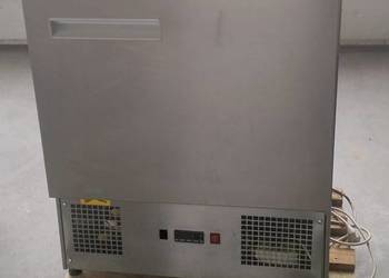 Stół chłodniczy gastronomiczny z miejscem na GN