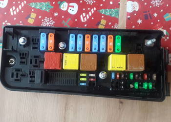 Skrzynka bezpieczników Opel Vectra C 1.8 16v 122km 2005r