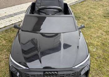 Auto na akumulator Audi SQ8 nowe elektryczne dla dzieci
