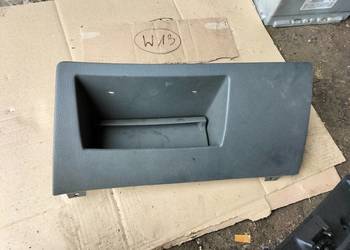 VOLKSWAGEN POLO 6N SCHOWEKPUŁKA KIEROWCY POD KIEROWNICĄ
