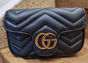 Torebka GG mini Marmont,  czarna, pikowana, bordowe wnętrze