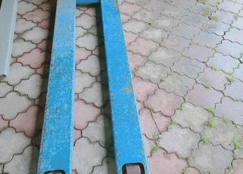 Paleciak z długimi widłami