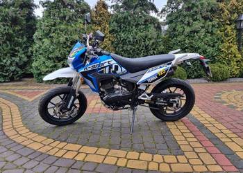 Motor Qingqi Karcher QM125 supermoto 125