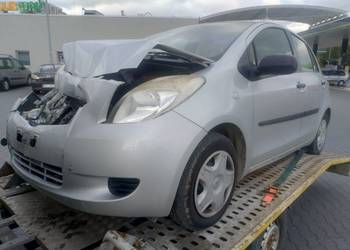 Toyota Yaris II Luna 1.0 B 2006r 5-Drzwi Lak 1E7 Części Wysyłka