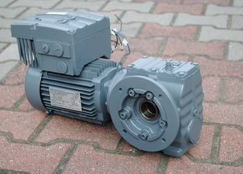 Motoreduktor kątowy 0.11/1.1kw. 14/143obr. Firmy SEW. FALOWNIK. SHF47