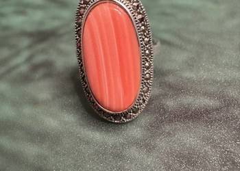 Pierscionek srebrny z koralem spieczonym i markazytami pr925 waga 6.950 gr