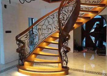 Schody drewniane giete balustrada kuta