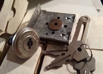 Zamek meblowy 20