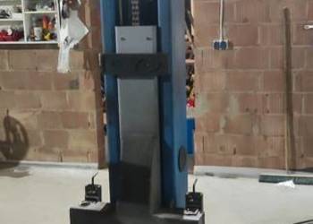 Podnośnik dwukolumnowy hydrauliczne BESTLIFT 240