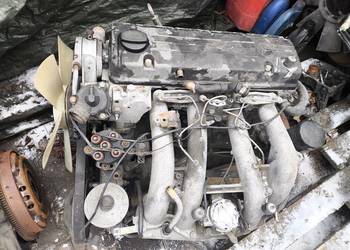 Mercedes W124 W201 silnik 2,3 M102 na części
