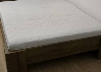 Sprzedam łóżko z materacem