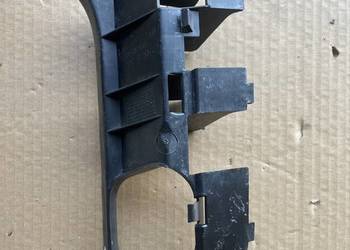 VW GOLF IV ŚLIZG MOCOWANIE SPRYSKIWACZA ZDERZAKA PRAWY PRZÓD 1J0807724B