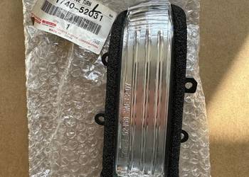 Toyota RAV4 III kierunkowskaz lusterka lewy 81740-52031