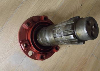 Wał koła zwolnicy DT 75 ORYGINAŁ