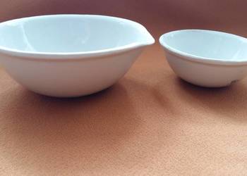 Naczynie laboratoryjne parownica ceramiczna.