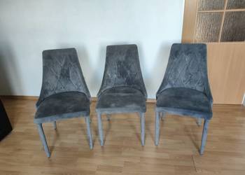 Krzesła tapicerowane jak TRIX Velvet, szare, do jadalni, kuchni. 3 sztuki.