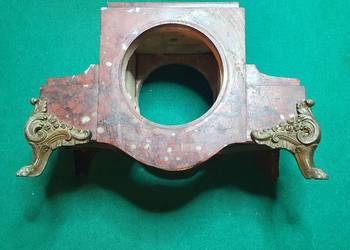 Kamienna podstawa do zegara kominkowego z nogami