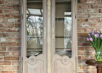 Witryna wąska kremowa odnowiona. Francja Ludwik XV antyk gablota biblioteka