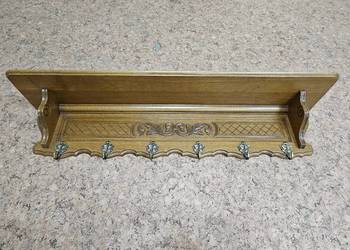 Stylowy wieszak ścienny półka