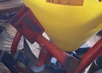 Rozsiewacz nawozów zawieszany