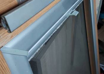 2 okna Welux dachowe z roletami