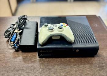 Konsola Microsoft Xbox 360 500 GB + pad