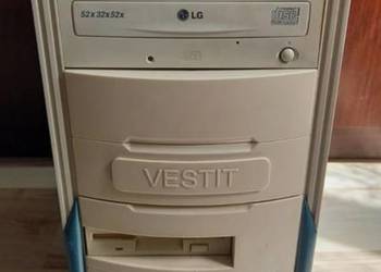 Retro obudowa PC z zawartością