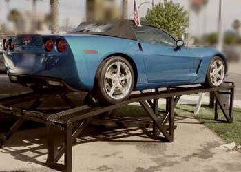 Rampa Najazdowa Reklamowy Ekspozytor Samochodowy 450cm plus najazdy