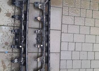 Środkowy ślizg zderzaka tył Chrysler Pacifica 2017