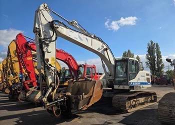 Koparka gąsienicowa Volvo EC 220 E, 2015 rok.