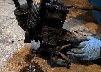 Pompa wspomagania komplet łapa pompy wspomagania