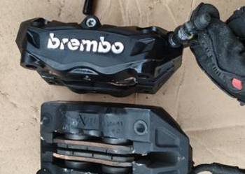 Aprilia RS 660 Tuono 2024- Zacisk hamulcowy przód Brembo komplet