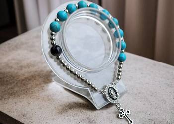 Elegancka Dziesiątka Różańca z Turkusem i Srebrnym Krzyżykiem