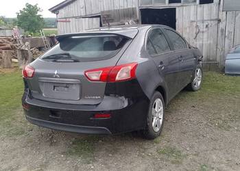 Mitsubishi Lancer tylna klapa Mitsubishi Lancer tylna klapa
