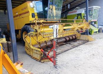 Kombajn zbożowy New Holland TF 42